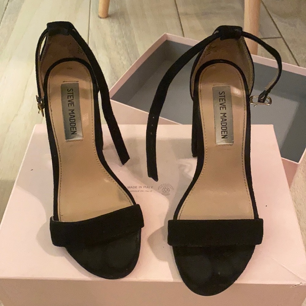 Steve Madden black suede heels